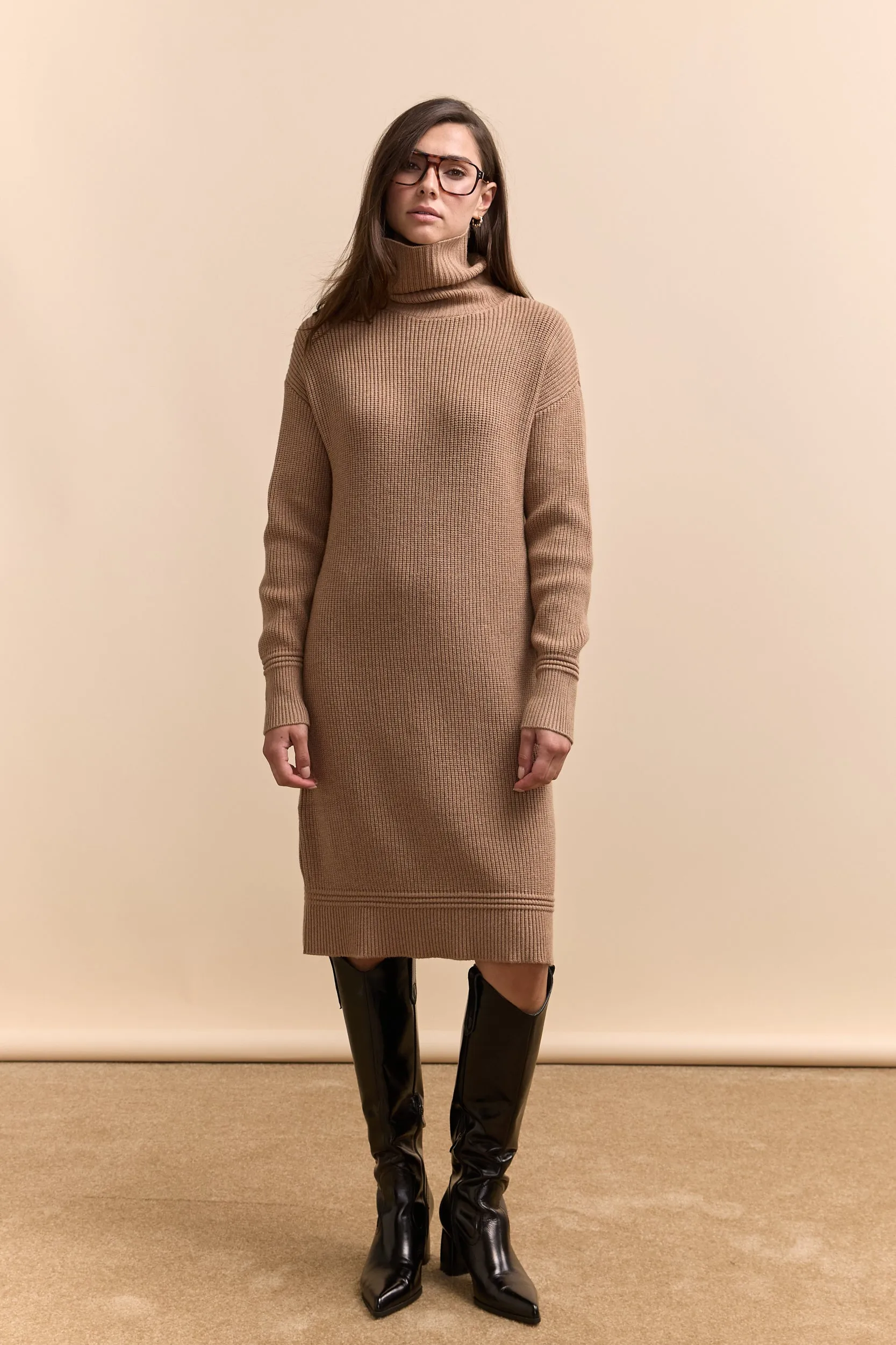 Rib knit dress with elbow patch